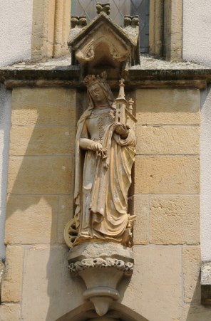 성녀 쿠네군다_photo by Jwh_on portal of the church of Sainte-Cunegonde in Clausen_Luxembourg.jpg
